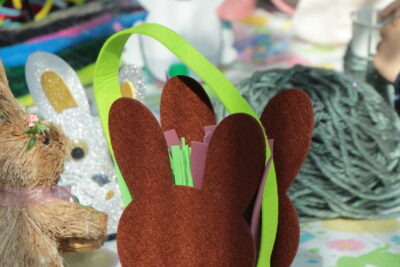 Un panier en forme de lapin avec une anse verte. - Agrandir l'image 10 sur 55, fenêtre modale